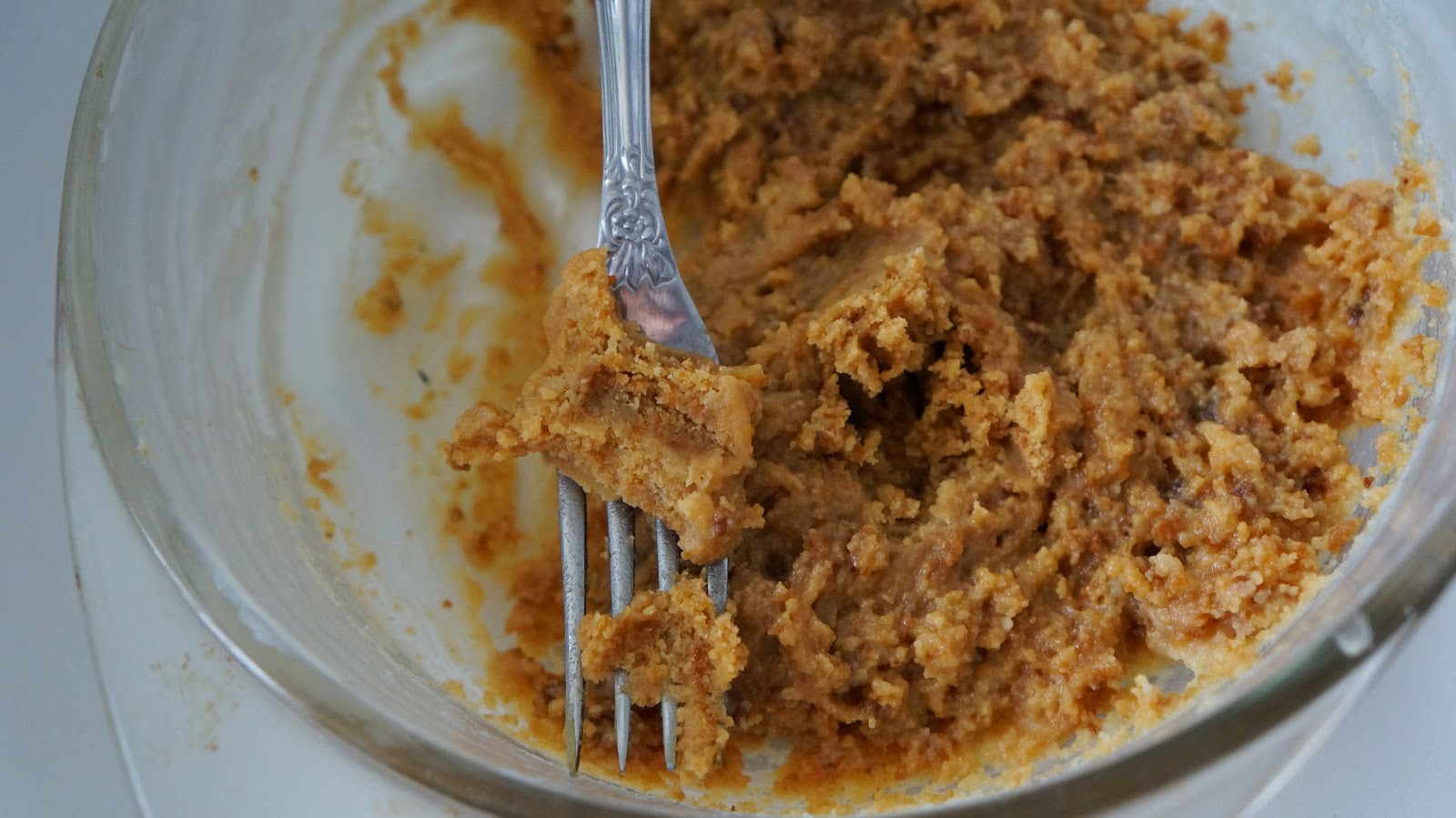 молоко в микроволновке. вареная сгущенка что приготовить. варёная сгущёнка в микроволновке из обычной. можно ли сгущенку в микроволновке. как приготовить вареную сгущенку в микроволновке.