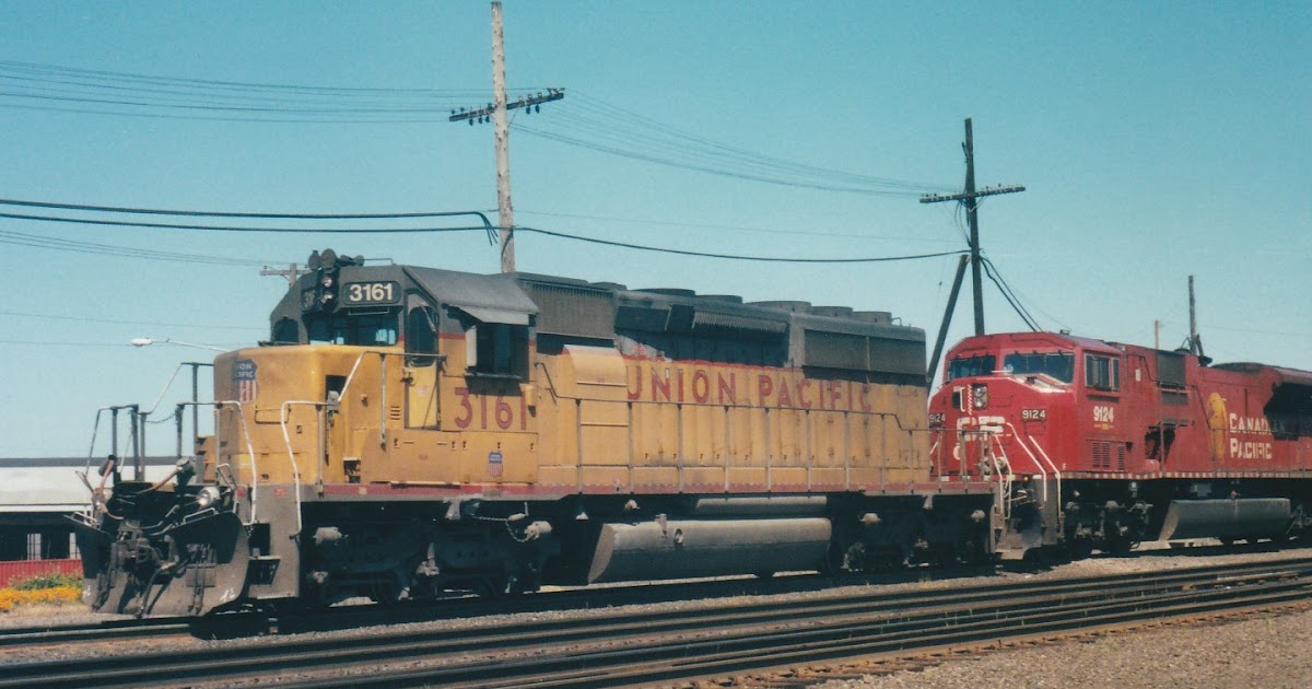 TrainPages Trains in Vancouver ,Washington, in December 2001