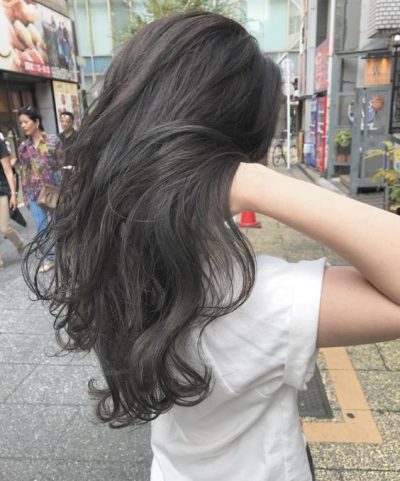 Rolly Perm là kiểu tóc uốn xoăn nổi bật đang “làm mưa làm gió” hiện nay.