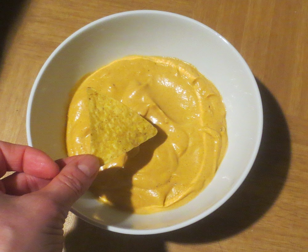 Paprika-Mandel-Dip (vegane Käsesauce, Not-So Cheese Sauce)