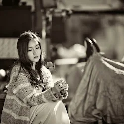 Pretty Yu Jin In Outdoors Photo Shoot Foto 30