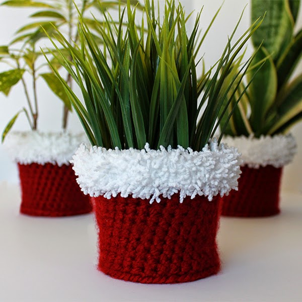 Santa Crochet Planter Cover | The Inspired Wren