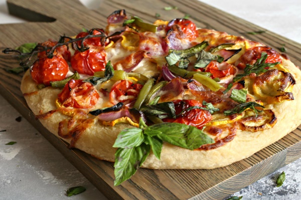 Homemade Cheese Pizza with vegetable