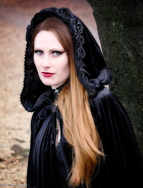 The Gothic Shop Blog: Fern Cape - Lady Anna Calypso