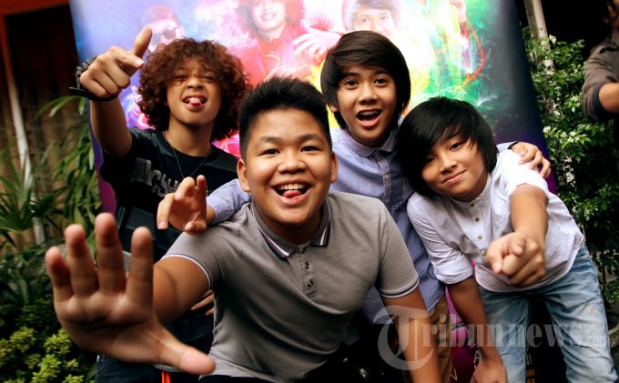 Memories Blog's: Lirik Lagu Coboy Junior - Demam Unyu-unyu