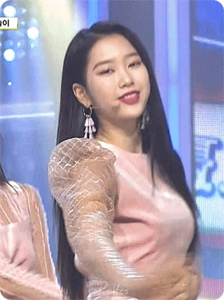 쇼챔에서 여러가지 매력을 보여주는 오마이걸 지호.gif | 인스티즈