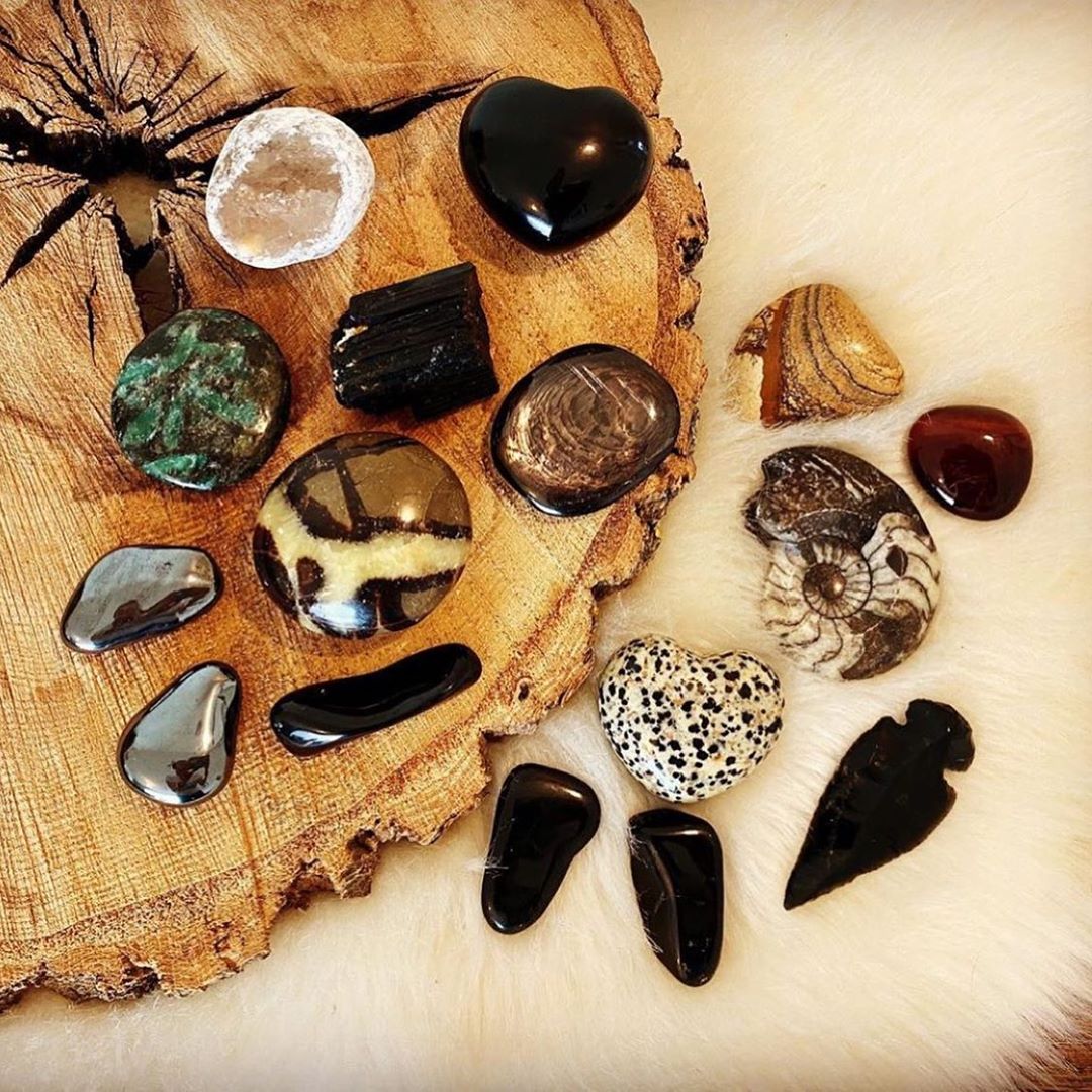 Crystals and Stones in Witchcraft | Ritual Magic Spells
