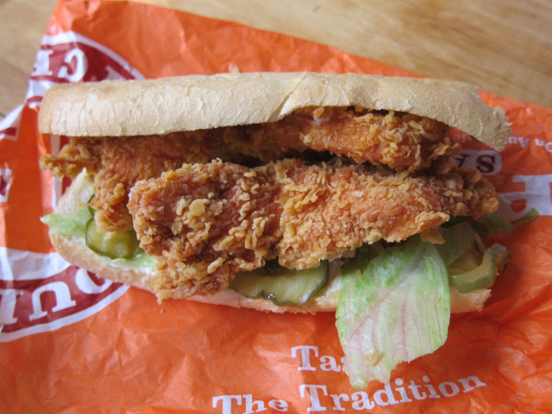 Review Popeyes Chicken Po' Boy