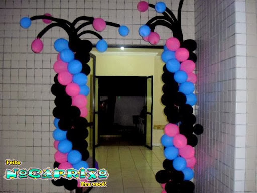 Decoração de Balões - Entrada Festa Monster High