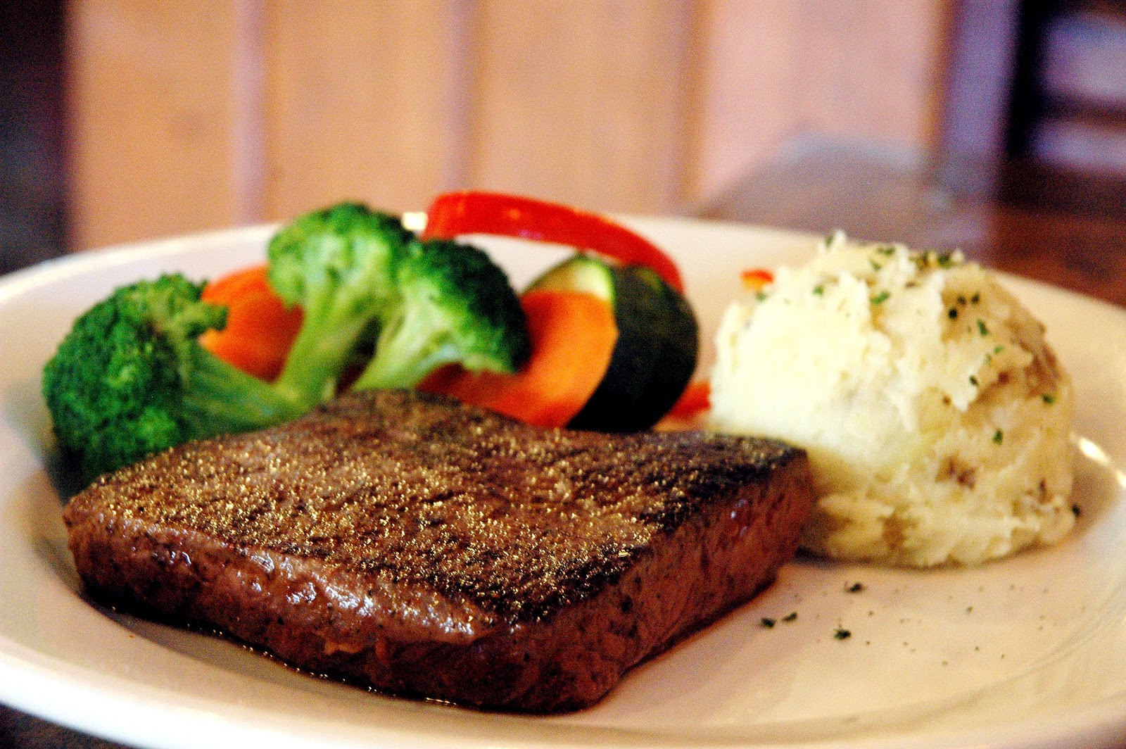DUDE FOR FOOD A Steak and Chicken Lunch at Outback Steakhouse