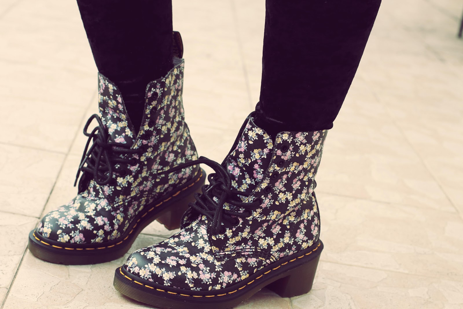 doc martens fleuries