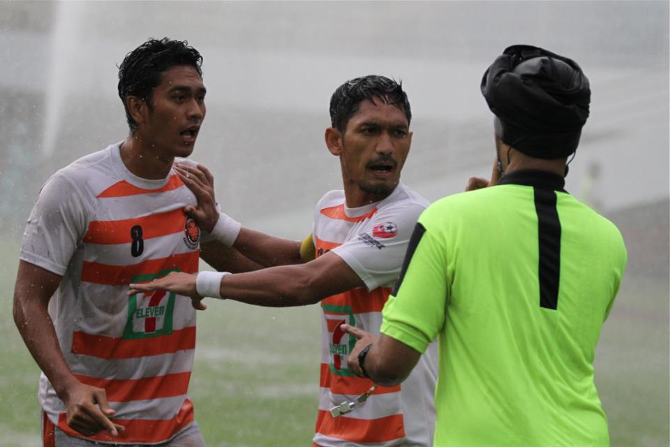 REVIEW HARI INI PASTI MENANG