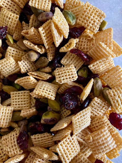 Easy Sweet & Salty Trail Mix | My Darling Days Easy Sweet & Salty Trail Mix | My Darling Days