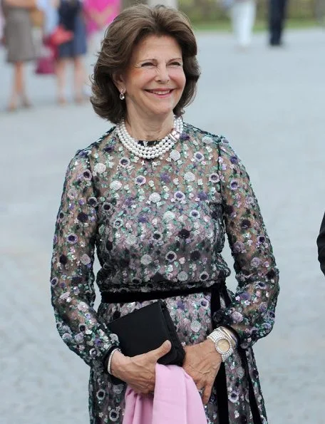 Prince Max of Bavaria, Duke Herzog in Bayern at Nymphenburg Palace. Queen Silvia wore Malane Birger, Valentino printed silk dress