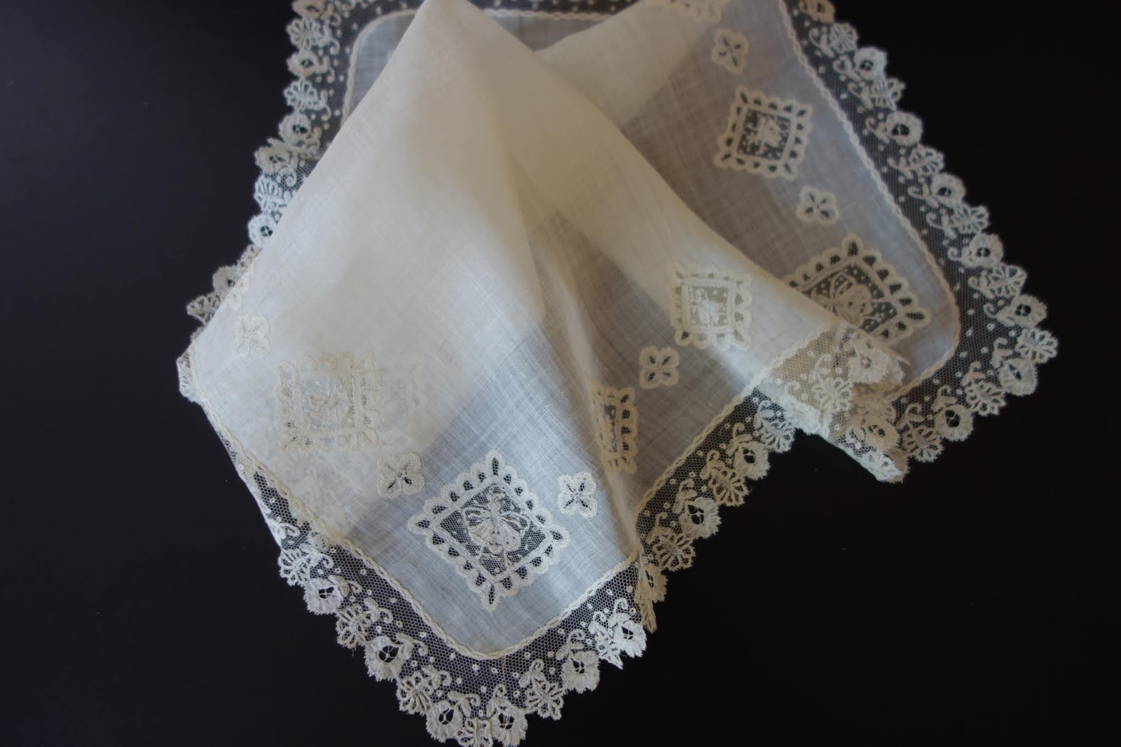 Buyer & Seller of Antique Lace, Fine Linens, Vintage Clothing, Haute