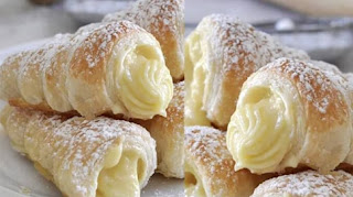 Crisp and Buttery Italian Cream Filled Cannoncini
