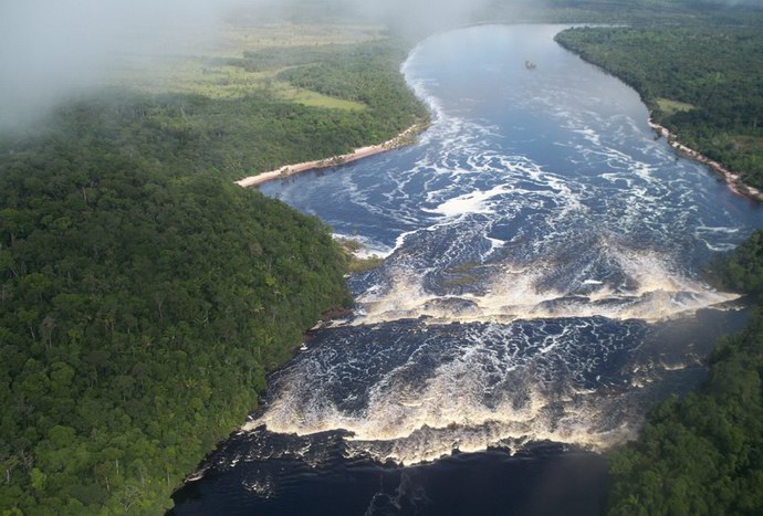 شلالات آنجل في فنزويلا - أعلى شلالات العالم