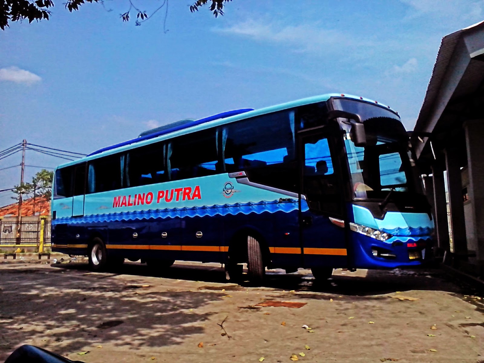 Garasibis Krui Putra Lampung Bus Pariwisata