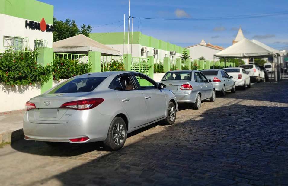 Jacobina: Trabalhadores da educação com 40 anos ou mais são vacinados contra Covid-19