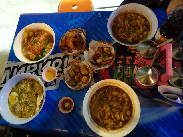 台北市士林區 - 哈哈羅55泰式船麵餐廳
