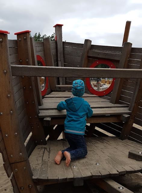 "Schau mal, was ich kann, Pettersson!" Das zauberhafte neue "Pettersson und Findus"-Buch von Sven Nordqvist. Den Piraten-Spielplatz fanden die Kinder toll!