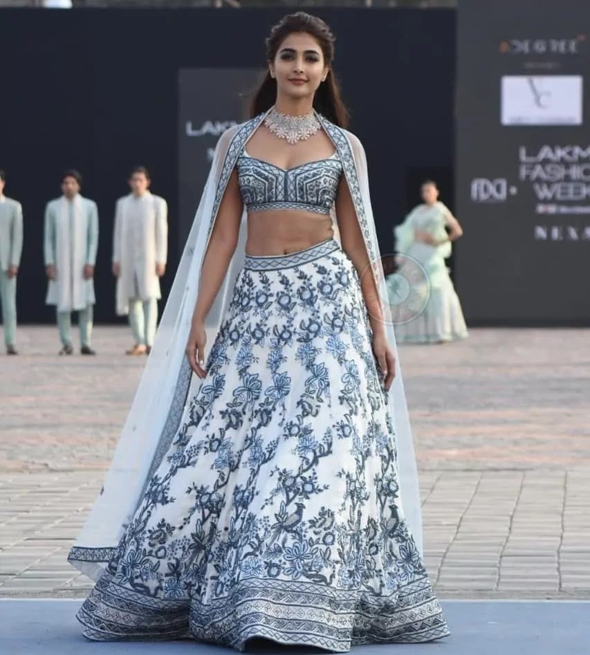 pooja-hegde-gorgeous-lehenga-at-lakme-fashion-week pooja-hegde-gorgeous-lehenga-at-lakme-fashion-week