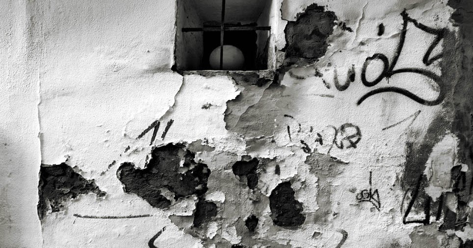 Luz y artes Roturas en la Zaragoza más hecha añicos