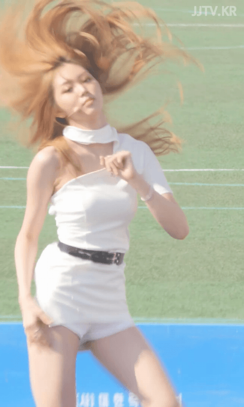 CLC 은빈 짧은 치마 헐렁한 반바지