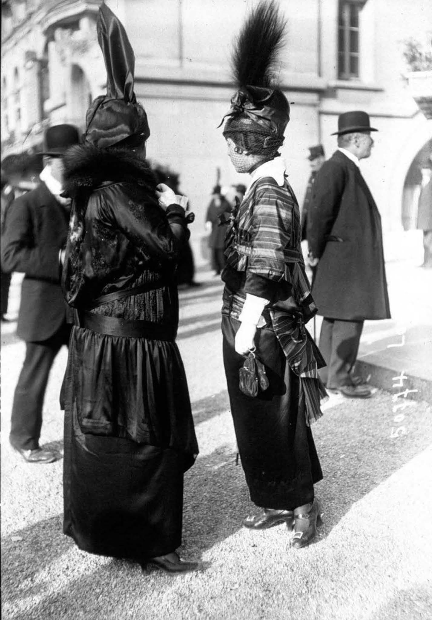 french fashion old street style photographs