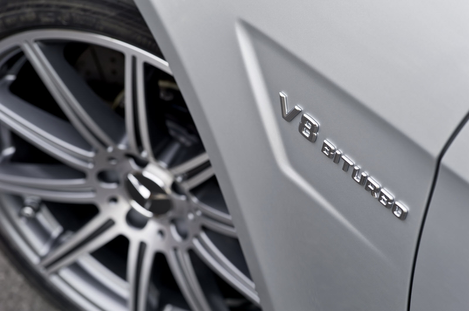Mercedes Benz v8 Biturbo