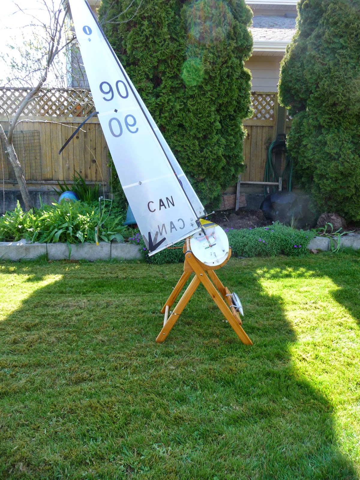rc sailboat stand
