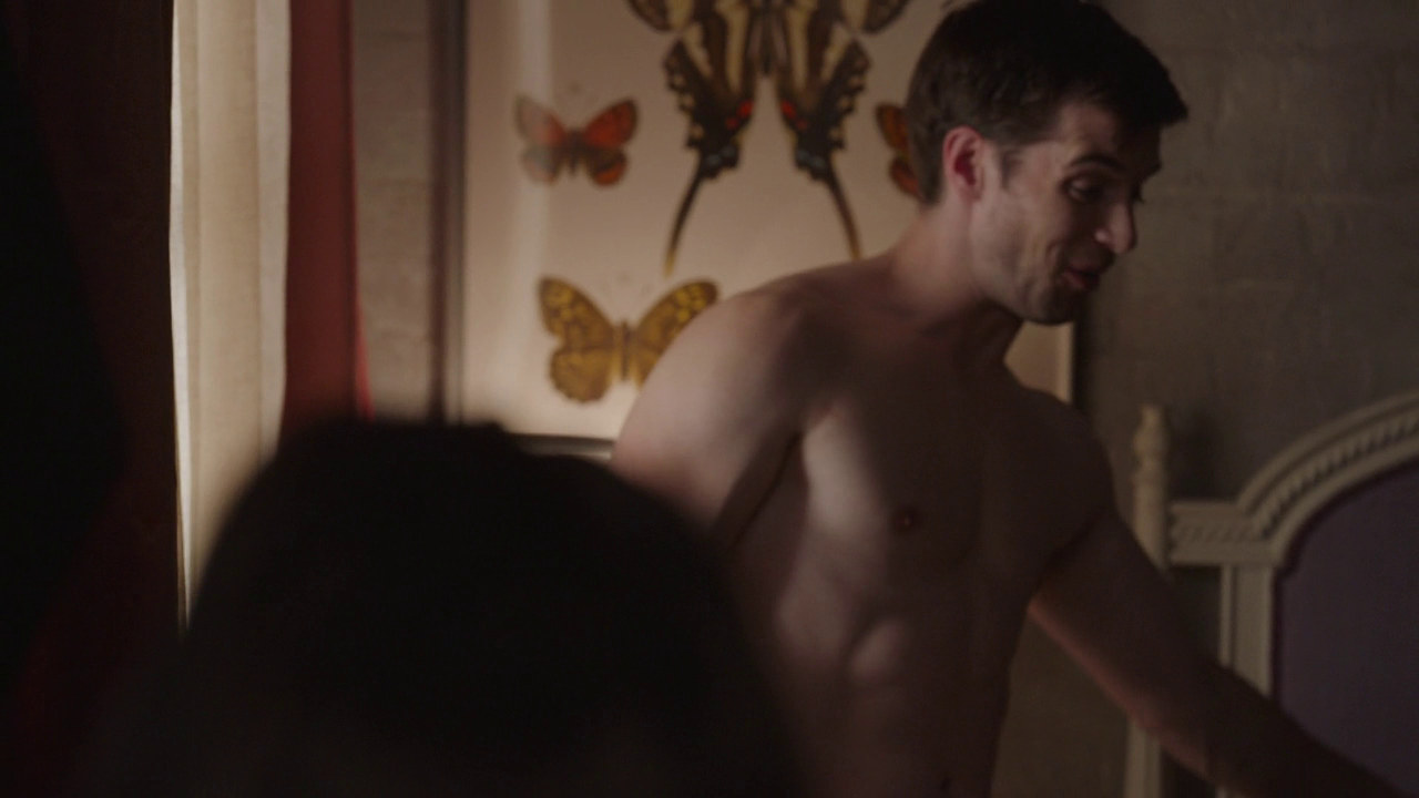 Dan Jeannotte shirtless in The Bold Type 1-07 "Three Girls In A Tub&qu...