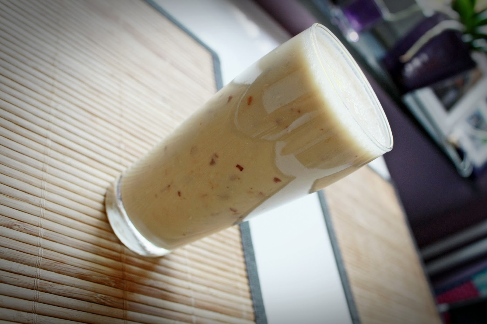 Vegan Delight: Bananen-Pfirsich-Shake