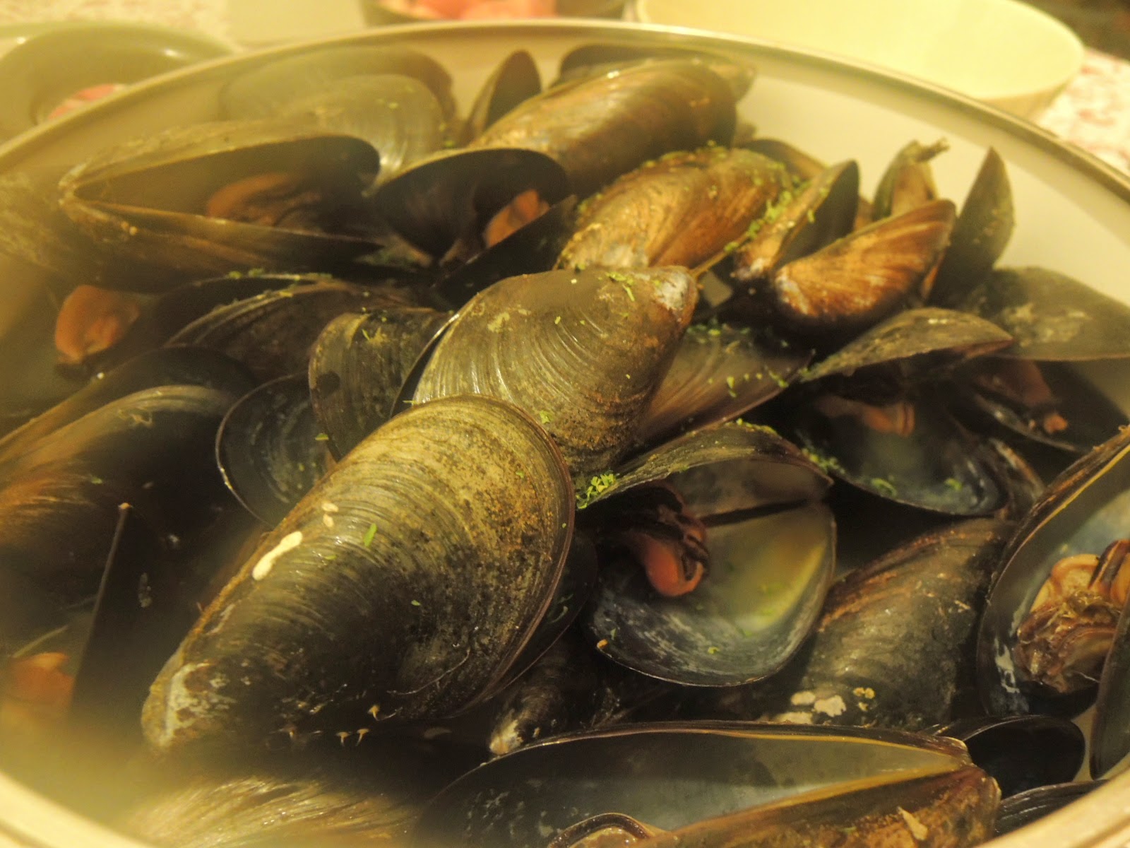 ムール貝のトマトとガーリックスープ蒸しのレシピ