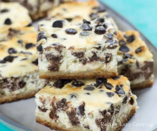 Keto Chocolate Chip Cheesecake Bars