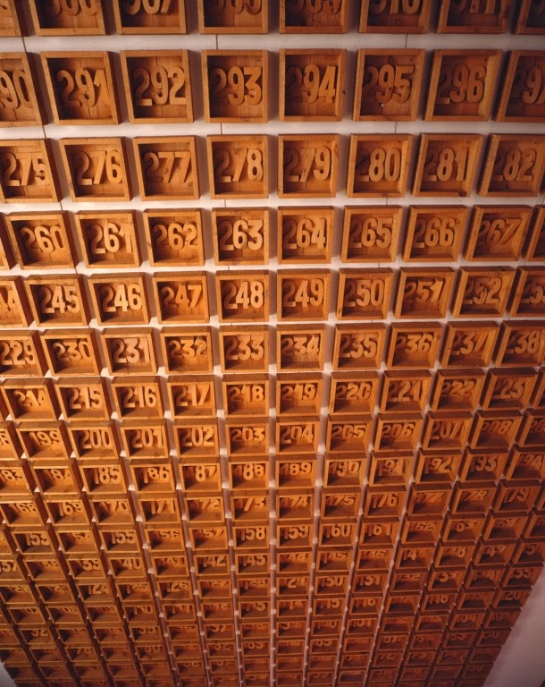 forma es vacío, vacío es forma: Mario Ceroli - escultura, madera