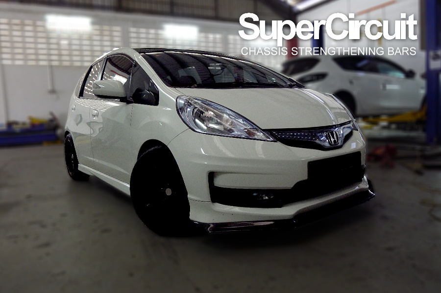 SUPERCIRCUIT CHASSIS STRENGTHENING BARS Honda Jazz GE Hybrid Front