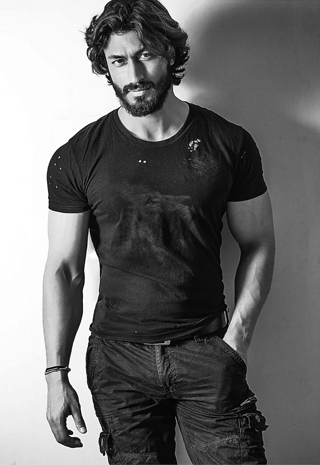 Vidyut Jammwal Wiki, Hd Images, Girlfriend, Affairs,Today Updates, Gallery,  News