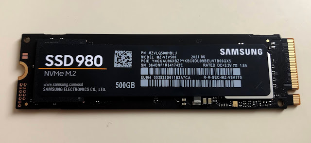 SSD980の表面