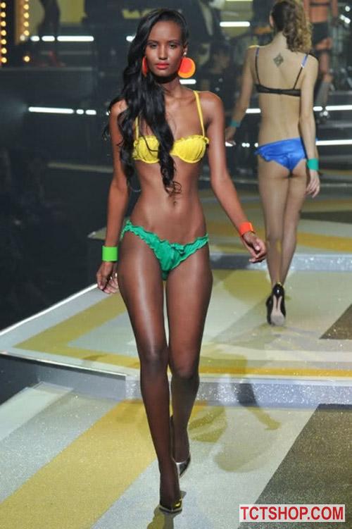 Lò luyện người mẫu bị ví như đống rác Lò luyện người mẫu bị ví như đống rác