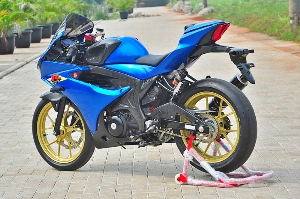  Modifikasi Suzuki GSX R150 ini simpel tapi elegan dan 