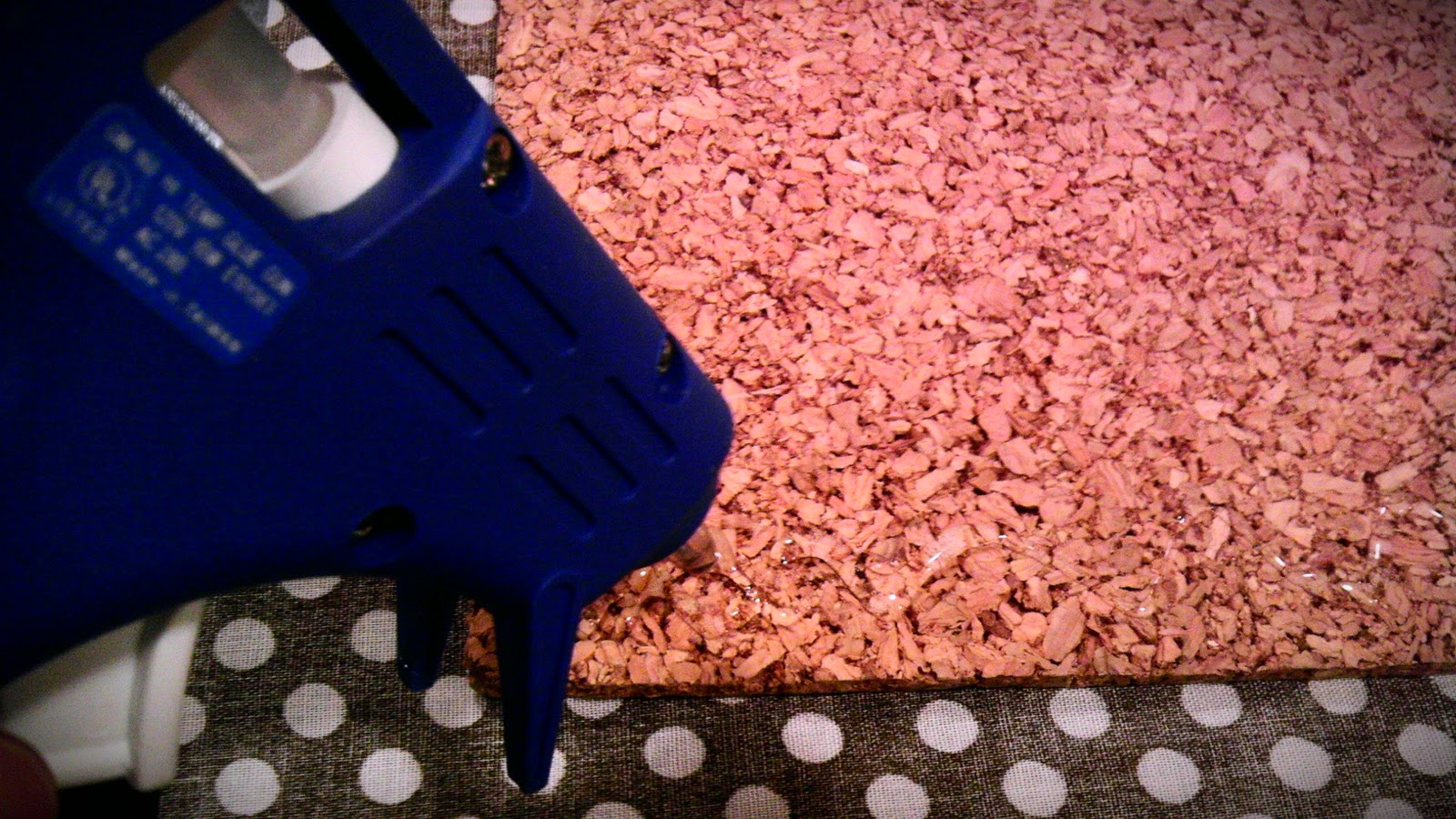 The Thrifty Deafies How to make your own Cork Wall Tiles