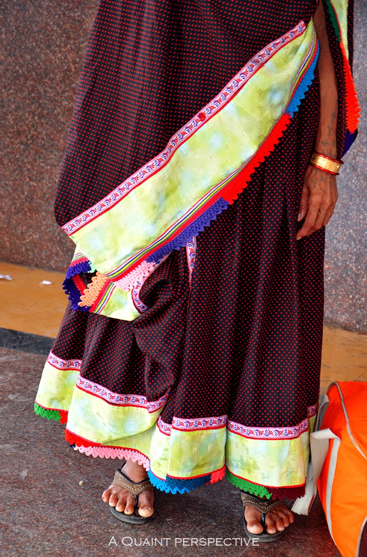 A Quaint Perspective: Street Style Diaries Mumbai - The lady at the station