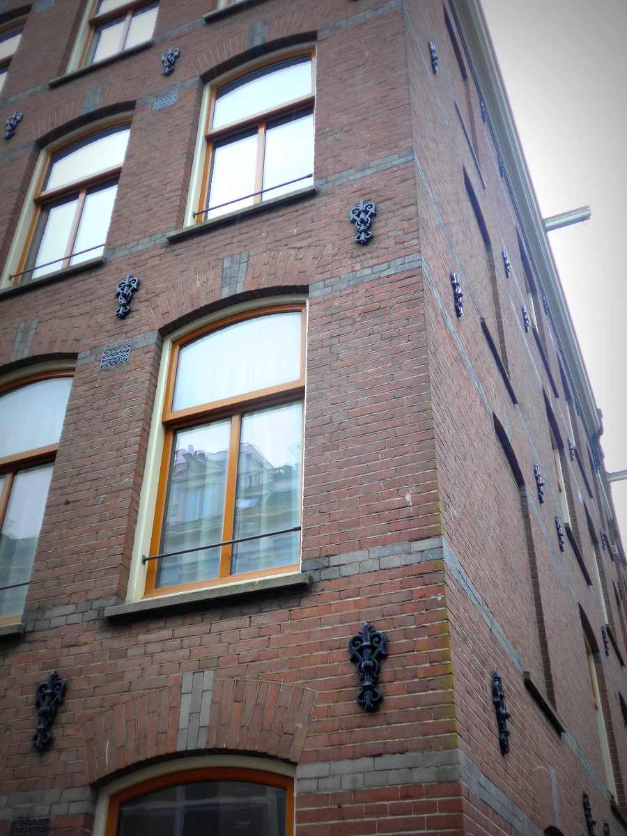 Anchor Plates in Amsterdam