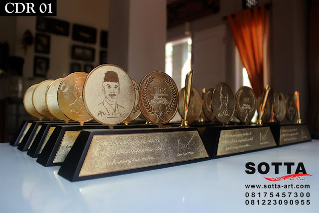 pedel wisuda, gordon wisuda,tongkat Rektor,tongkat wisuda,kalung wisuda