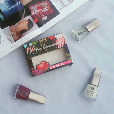 HOW TO APPLY CRACKING NAIL POLISH 1