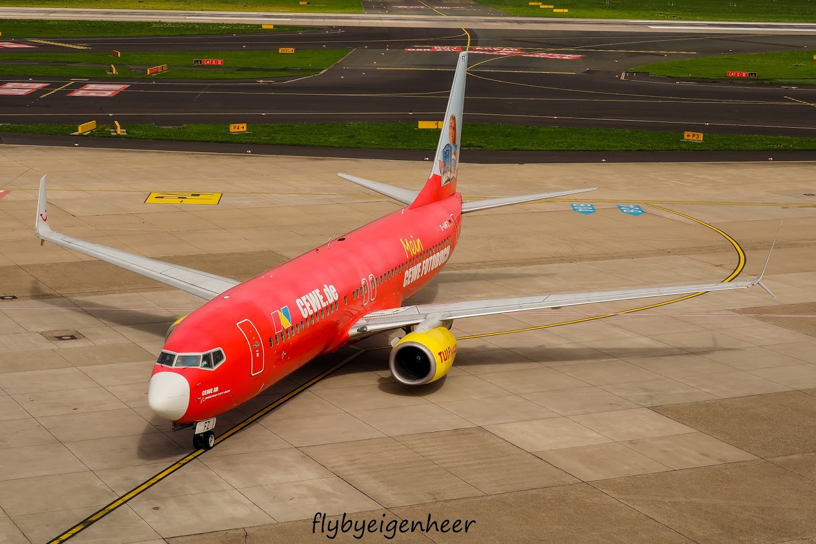 Flugzeuge D Ahfz Boeing 37 8k5 W 38 Tui Rewe Fotobuch Dusseldorf