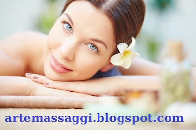 Donna sottoposta a trattamenti ringiovanenti dopo 10 massaggi