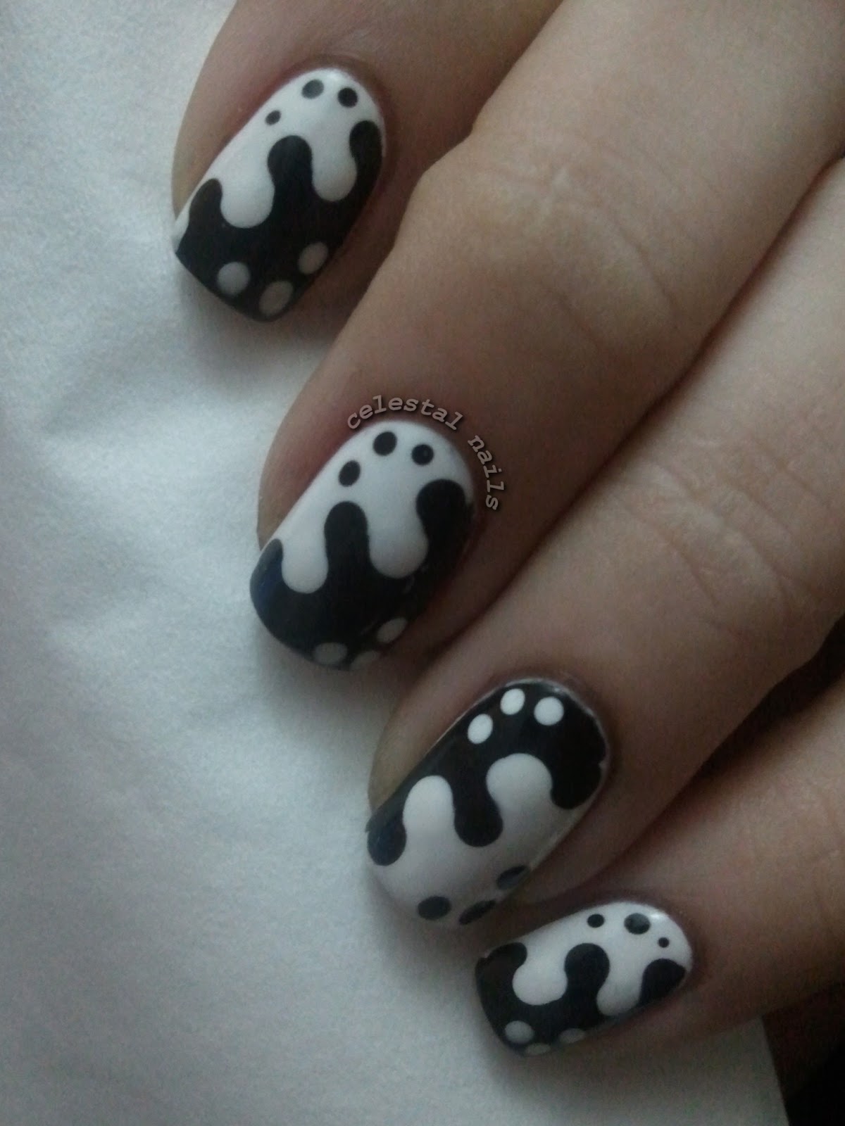 Black and Whites Interlocking Dots Celestal Nails