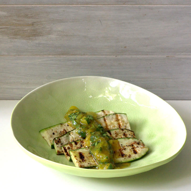 bushcooks kitchen: Gegrillte Zucchini mit Melonen-Chutney